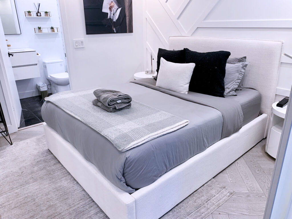 toronto-airbnb-bedroom