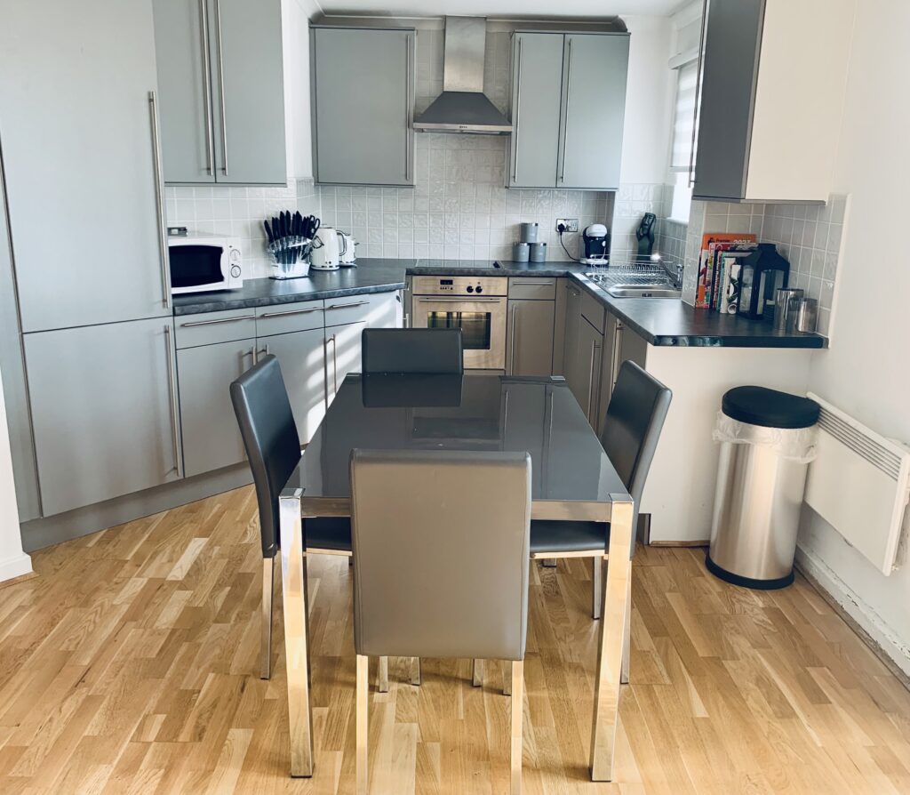 airbnb-cardiff-wales-kitchen