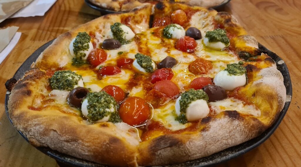 A Fornada Padaria Sao Paulo Caprese Pizza