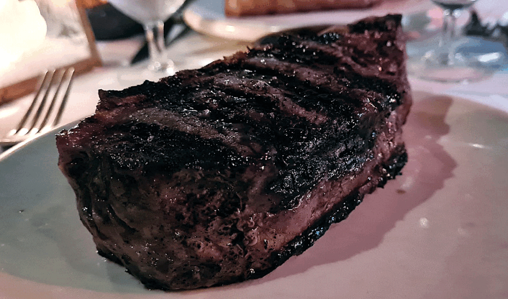 Bife de chorizo angosto Don Julio Buenos Aires Argentina