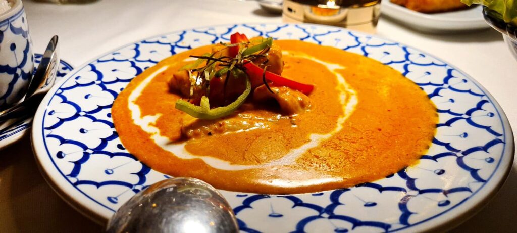 Red curry chicken in coconut milk, Pera Thai Istanbul