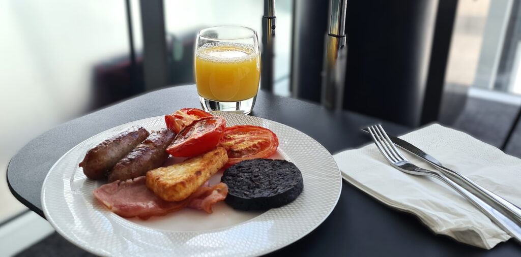 Breakfast in the British Airways First Lounge London Heathrow