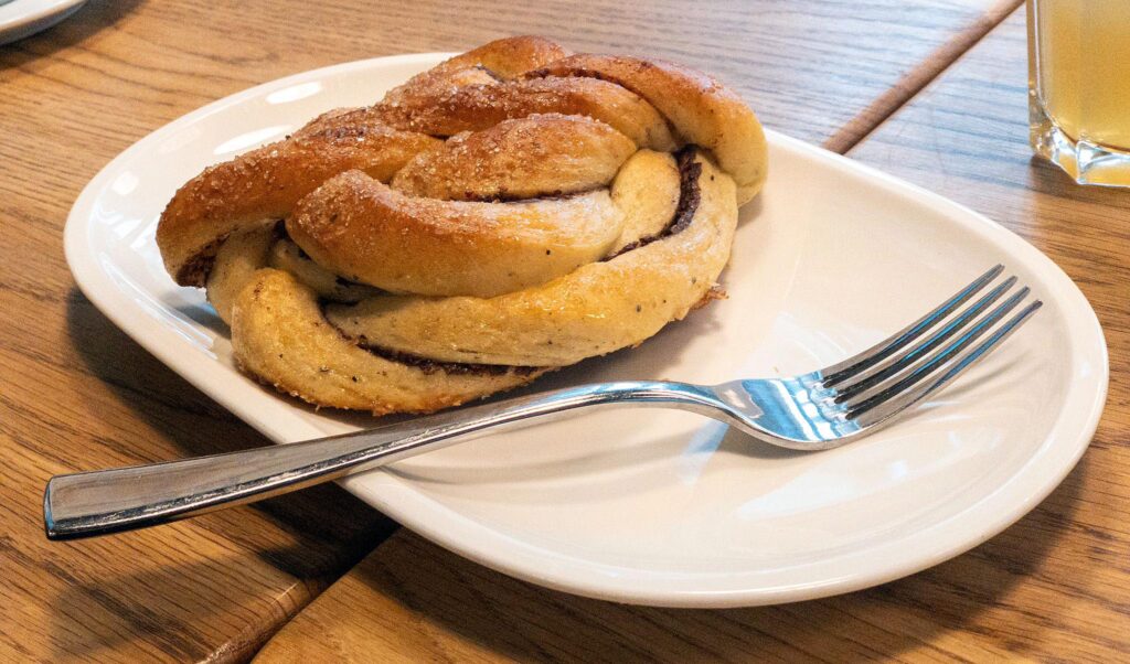 Cinnamon bun at Agent Bakeri, Oslo