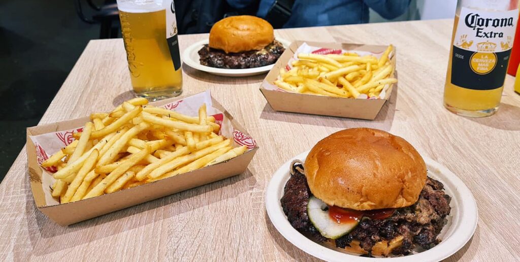 Doug's Hamburgers Smashed Burgers and Fries, Oslo