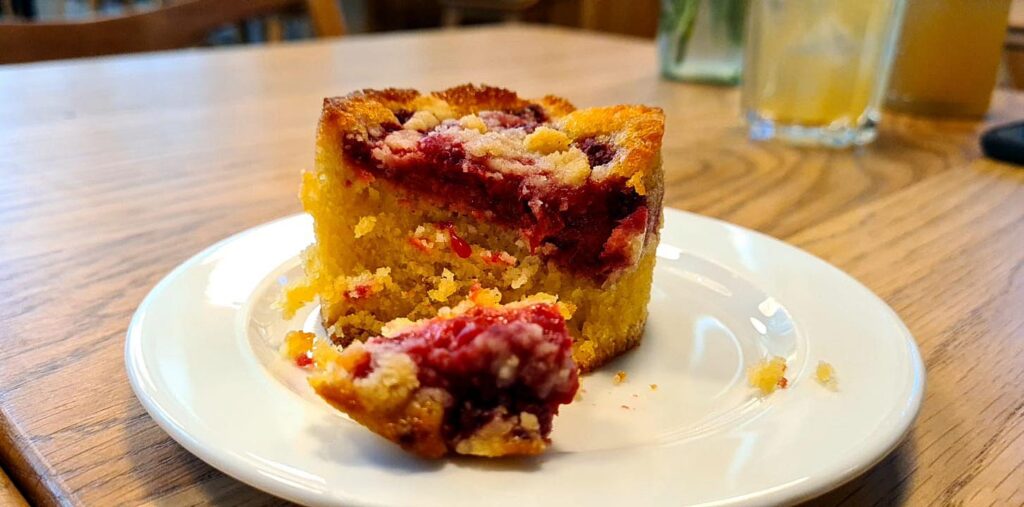 Raspberry cake at Agent Bakeri, Oslo