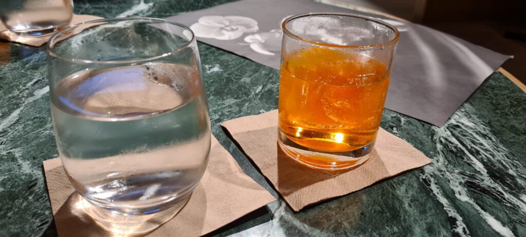 Cocktail Qantas Lounge Changi Airport Singapore