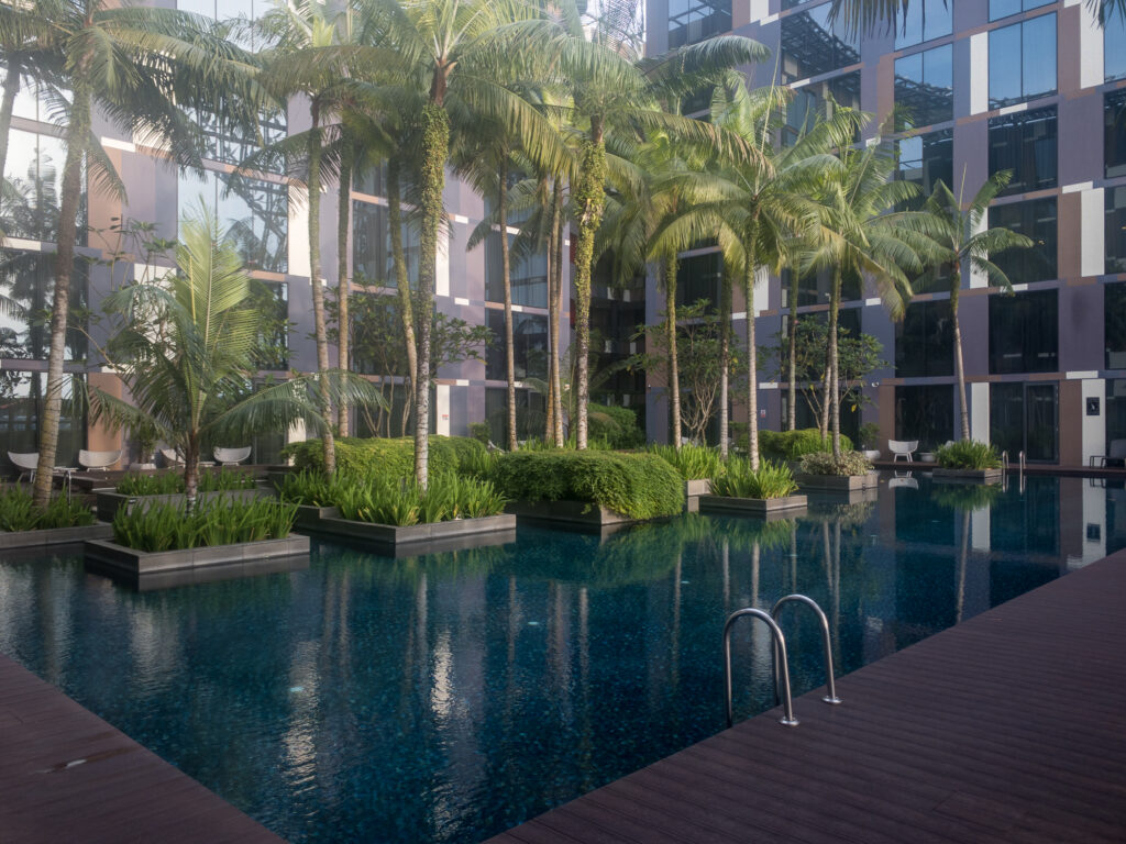 Crowne Plaza Changi Airport Singapore Open Air Swimming Pool