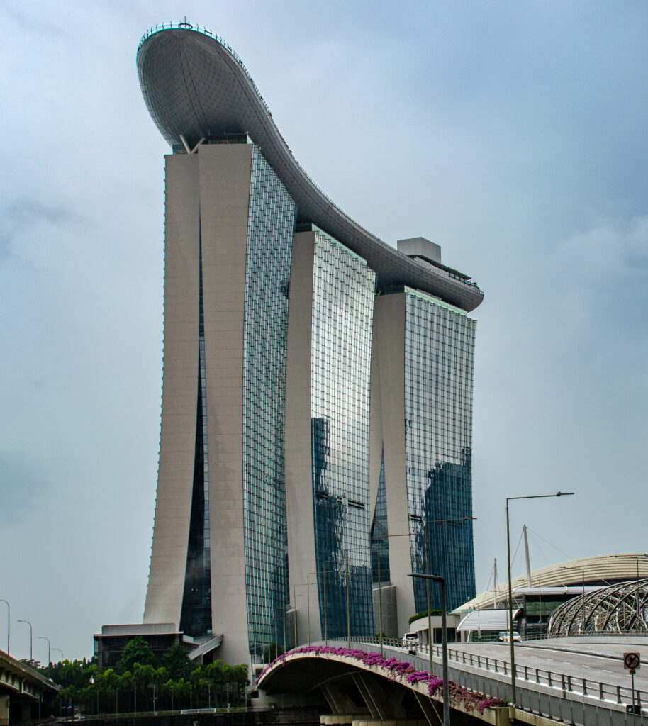 Sightseeing from the Hop on Hop Off Bus Singapore